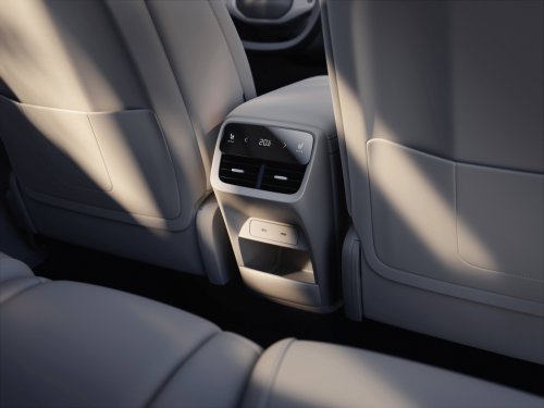 2026 Volvo XC70 officially debuts – extended-range PHEV; up to 212 km EV range, from RM177k in China