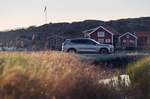 2026 Volvo XC70 officially debuts – extended-range PHEV; up to 212 km EV range, from RM177k in China