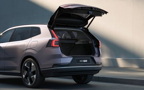 2026 Volvo XC70 officially debuts – extended-range PHEV; up to 212 km EV range, from RM177k in China