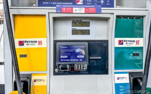 Budi95 starts for all Malaysians today – we fill up with RM30 worth of RON95 petrol at each major oil brand