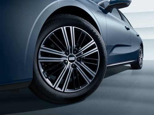 Geely, Proton, Geely Galaxy Starshine 6 PHEV – C-segment size but with torsion beam, fr RM47k; Proton eMas sedan?