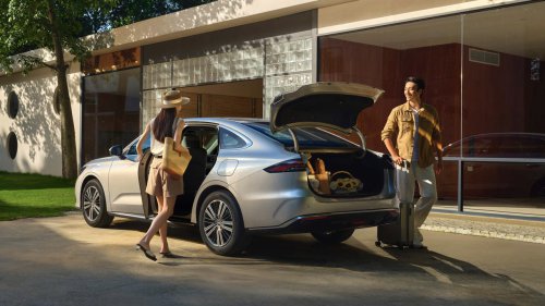 Geely Galaxy Starshine 6 PHEV – C-segment size but with torsion beam, fr RM47k; Proton eMas sedan?