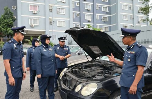 32 imported vehicles seized for warehouse overstay
