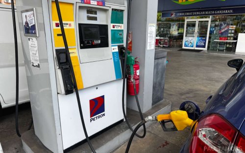 Fuel subsidies for the rich unfair, those who can afford the full price should pay the market rate – Nik Nazmi