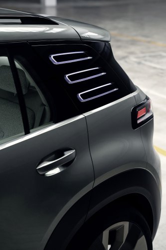 Volkswagen ID.Cross Concept debuts – electric SUV with 211 PS front motor, 420 km range WLTP