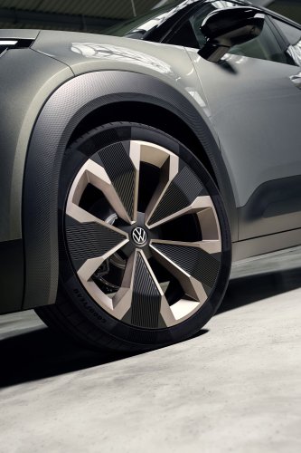 Volkswagen ID.Cross Concept debuts – electric SUV with 211 PS front motor, 420 km range WLTP