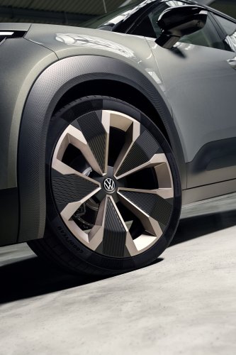 Volkswagen ID.Cross Concept debuts – electric SUV with 211 PS front motor, 420 km range WLTP