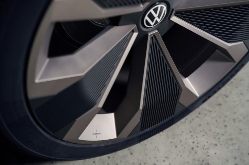 Volkswagen ID.Cross Concept debuts – electric SUV with 211 PS front motor, 420 km range WLTP