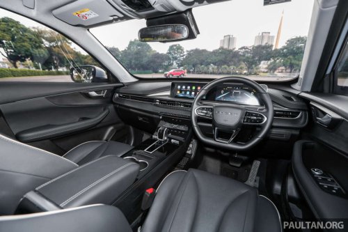 Klang lady wins a Chery Tiggo Cross Hybrid just by test driving a PHEV, husband gets the free car!