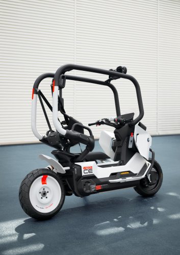 BMW Motorrad Vision CE e-scooter comes with cage