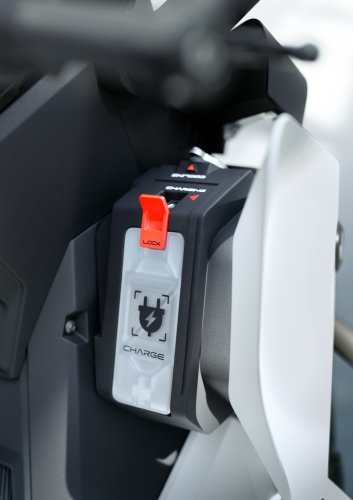 BMW Motorrad Vision CE e-scooter comes with cage