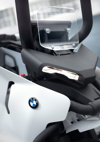 BMW Motorrad Vision CE e-scooter comes with cage