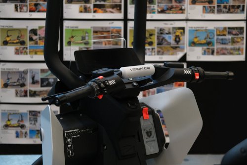 BMW Motorrad Vision CE e-scooter comes with cage