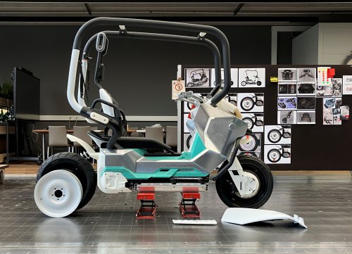 BMW Motorrad Vision CE e-scooter comes with cage