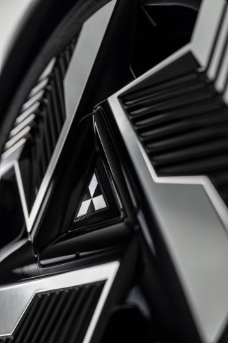 2026 Mitsubishi Eclipse Cross EV revealed – rebadged Renault Scenic for Europe, 600 km WLTP range