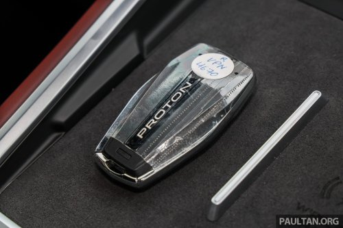 2025 Proton X50 facelift – full gallery of Flagship variant with big spoiler, two-tone interior, sunroof