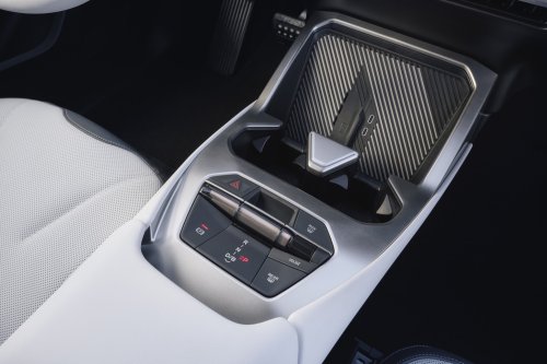 2026 BMW iX3 NA5 debuts: production Neue Klasse gets concept car looks, 805 km range, 372 km in 10min