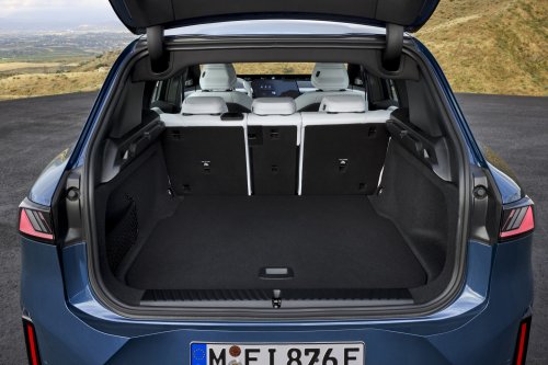 2026 BMW iX3 NA5 debuts: production Neue Klasse gets concept car looks, 805 km range, 372 km in 10min