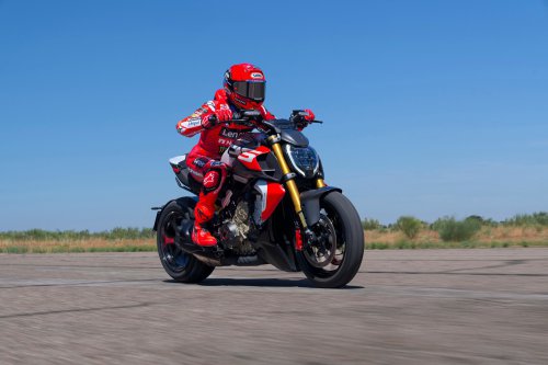 2026 Ducati Diavel V4 RS unveiled, 0-100 in 2.5 secs
