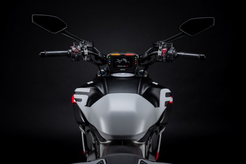 2026 Ducati Diavel V4 RS unveiled, 0-100 in 2.5 secs
