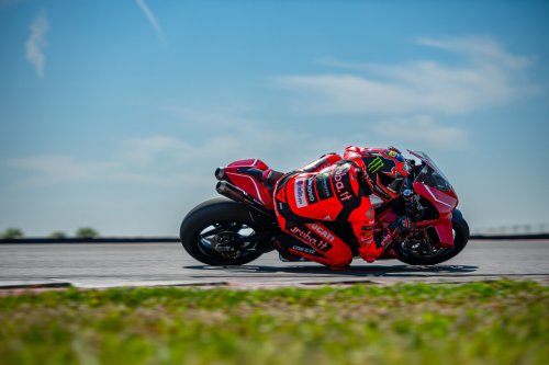 2026 Ducati Panigale V4R – 218 hp, full MotoGP aero