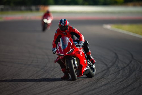 2026 Ducati Panigale V4R – 218 hp, full MotoGP aero