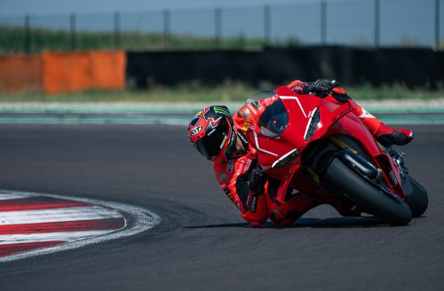 2026 Ducati Panigale V4R – 218 hp, full MotoGP aero