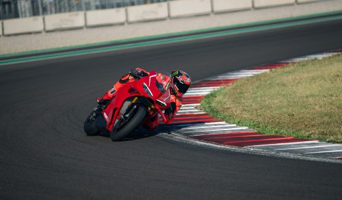 2026 Ducati Panigale V4R – 218 hp, full MotoGP aero