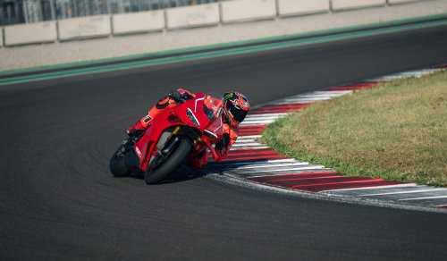2026 Ducati Panigale V4R – 218 hp, full MotoGP aero