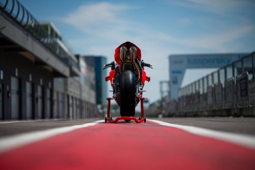 2026 Ducati Panigale V4R – 218 hp, full MotoGP aero