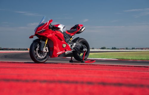 2026 Ducati Panigale V4R – 218 hp, full MotoGP aero