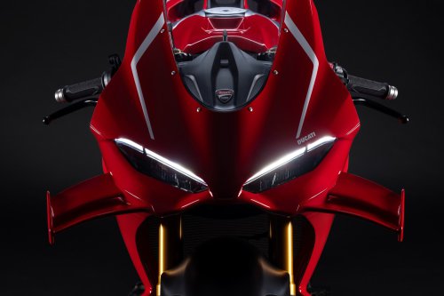 2026 Ducati Panigale V4R – 218 hp, full MotoGP aero
