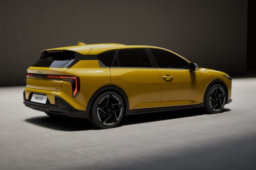 Kia, Kia K4, Hatchback, 2026 Kia K4 hatchback debuts – 1.0L and 1.6L turbo petrol engines; to go on sale in UK, Australia this year