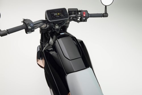 Honda WN7 electric motorcycle unveiled for Europe