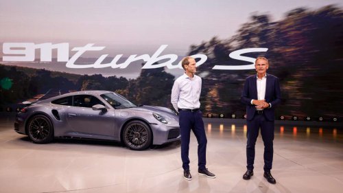 2026 Porsche 911 Turbo S – 992.2 range topper is most powerful 911 ever; 711 PS, 800 Nm T-Hybrid; 0-100 2.5s