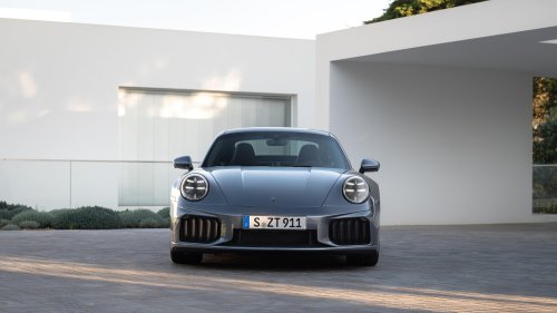 2026 Porsche 911 Turbo S – 992.2 range topper is most powerful 911 ever; 711 PS, 800 Nm T-Hybrid; 0-100 2.5s