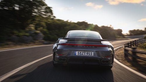 2026 Porsche 911 Turbo S – 992.2 range topper is most powerful 911 ever; 711 PS, 800 Nm T-Hybrid; 0-100 2.5s