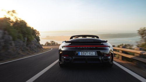 2026 Porsche 911 Turbo S – 992.2 range topper is most powerful 911 ever; 711 PS, 800 Nm T-Hybrid; 0-100 2.5s