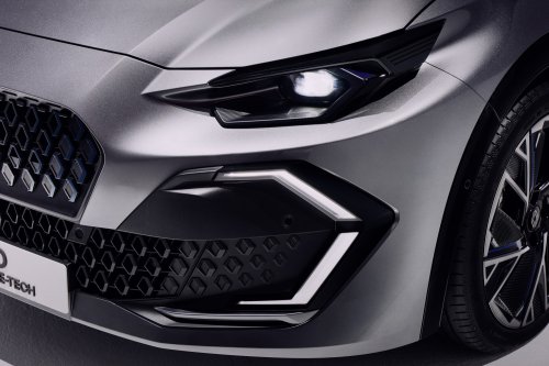 2026 Renault Clio debuts – sixth-gen is larger, gets more expressive styling; hybrid, petrol, LPG engines