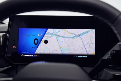 2026 Renault Clio debuts – sixth-gen is larger, gets more expressive styling; hybrid, petrol, LPG engines