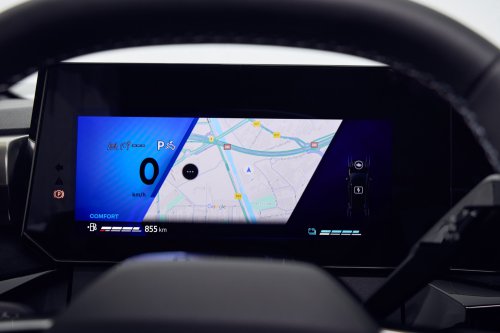 2026 Renault Clio debuts – sixth-gen is larger, gets more expressive styling; hybrid, petrol, LPG engines