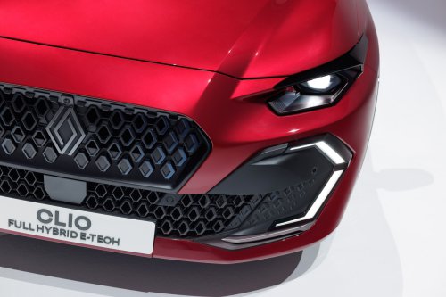 2026 Renault Clio debuts – sixth-gen is larger, gets more expressive styling; hybrid, petrol, LPG engines