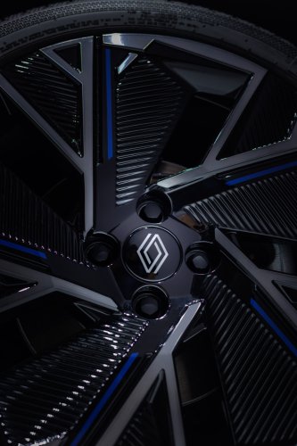 2026 Renault Clio debuts – sixth-gen is larger, gets more expressive styling; hybrid, petrol, LPG engines