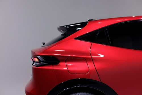 2026 Renault Clio debuts – sixth-gen is larger, gets more expressive styling; hybrid, petrol, LPG engines