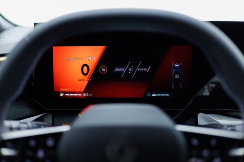2026 Renault Clio debuts – sixth-gen is larger, gets more expressive styling; hybrid, petrol, LPG engines