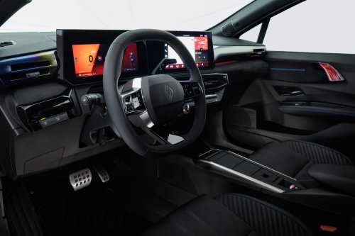 2026 Renault Clio debuts – sixth-gen is larger, gets more expressive styling; hybrid, petrol, LPG engines