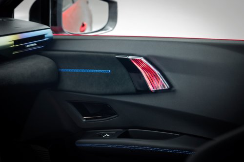 2026 Renault Clio debuts – sixth-gen is larger, gets more expressive styling; hybrid, petrol, LPG engines