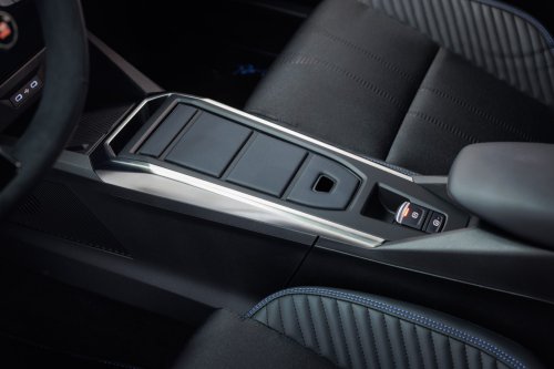 2026 Renault Clio debuts – sixth-gen is larger, gets more expressive styling; hybrid, petrol, LPG engines