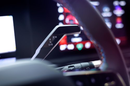 2026 Renault Clio debuts – sixth-gen is larger, gets more expressive styling; hybrid, petrol, LPG engines