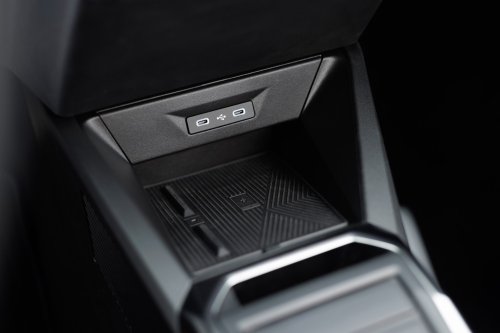 2026 Renault Clio debuts – sixth-gen is larger, gets more expressive styling; hybrid, petrol, LPG engines